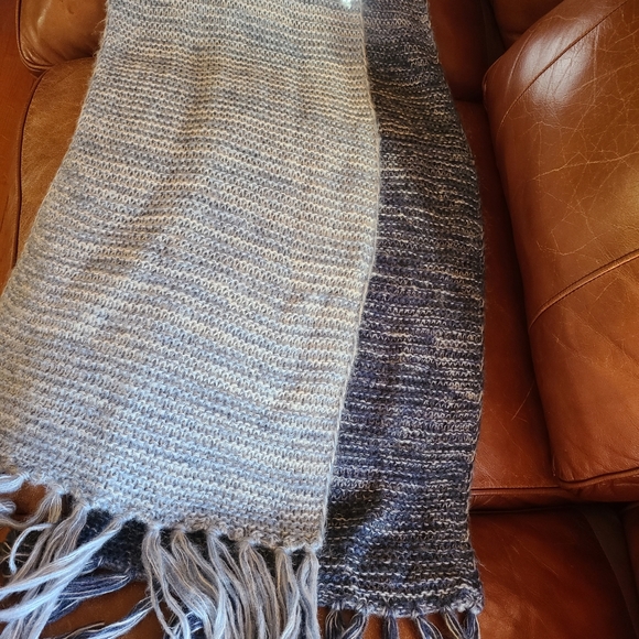 Loose knit scarf - Picture 3 of 7